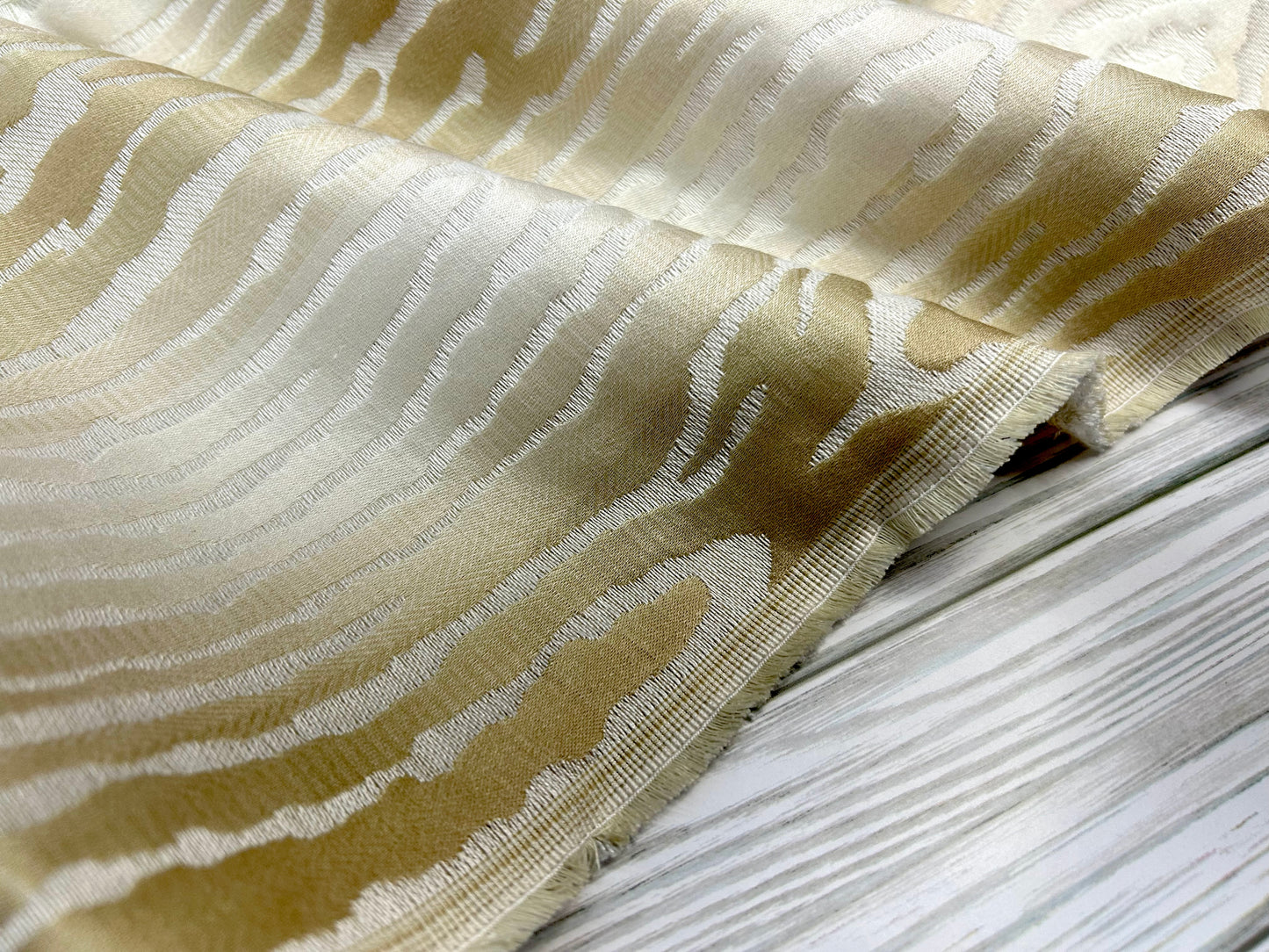 Thibaut Traduzione Fabric – Cream